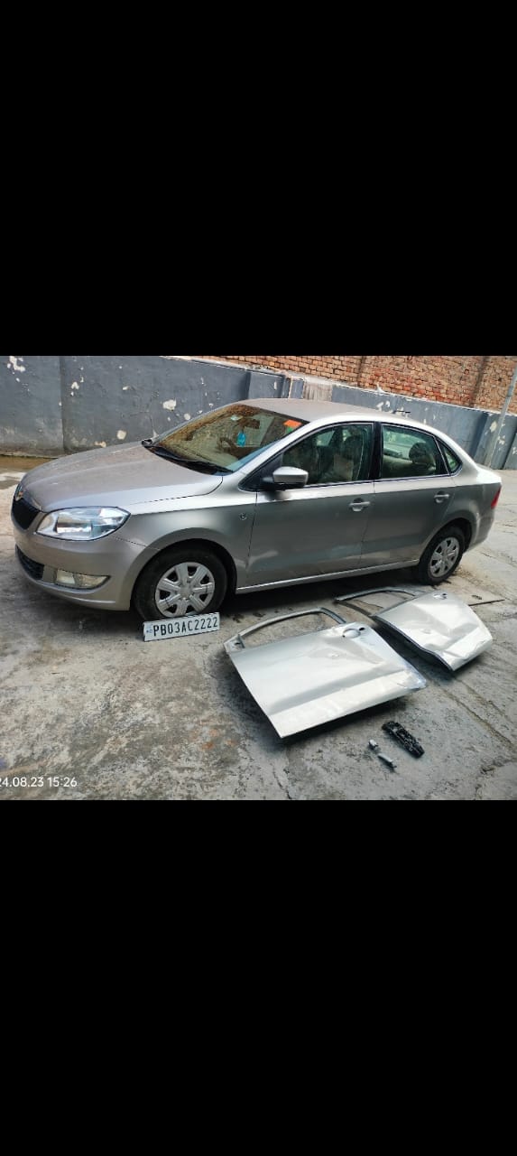 Skoda Rapid(2011-2014) Ambition 1.6 Tdi Cr Mt